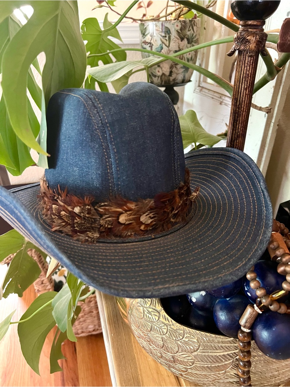 Vintage Artel Cowboy Hat Denim Feathered Rim Collar “A Hat With A Pedigree” SZ L - Picture 4 of 9